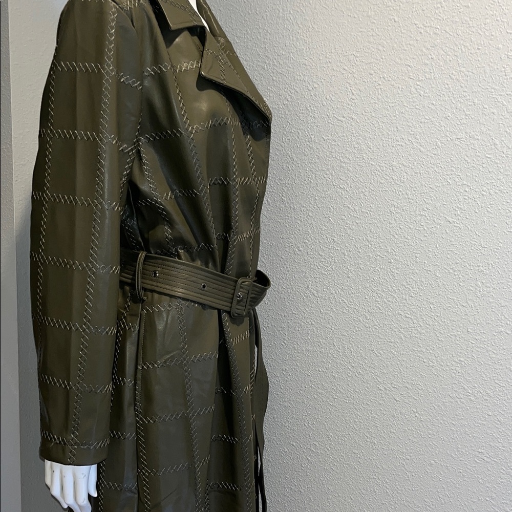 Olive Green Belted Women's Trench Coat size large beautifully made HSN - Picture 8 of 16